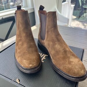 Frye Mens Suede Chelsea Boots